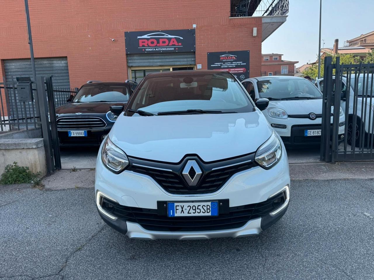 Renault Captur dCi 8V 90 CV EDC Initiale Paris