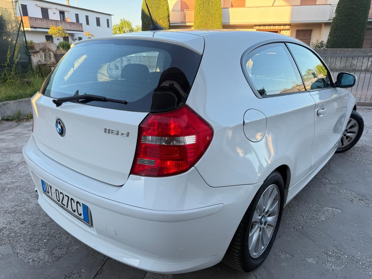 BMW SERIE 1 116D 2.0 DIESEL SOLI 77 MILA KM 09