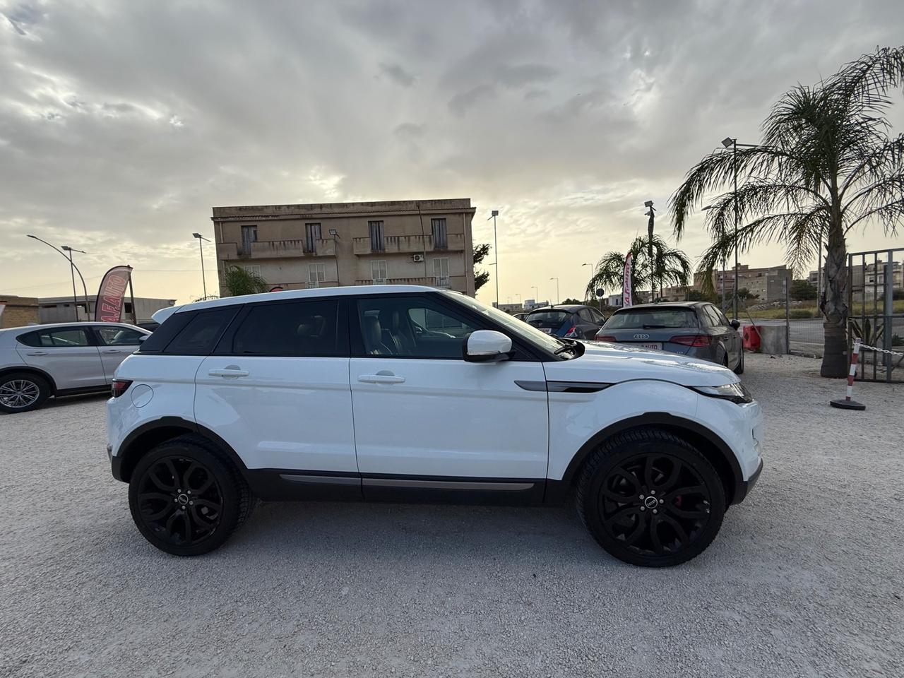 Land Rover Range Evoque 2.2 TD4 5p. Prestige