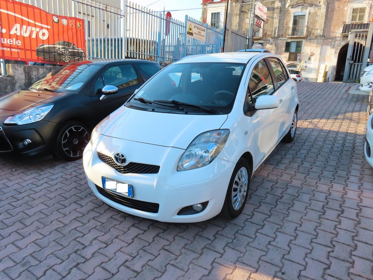 Toyota Yaris 1.3 5 porte Sol 4 CILINDRI 2011