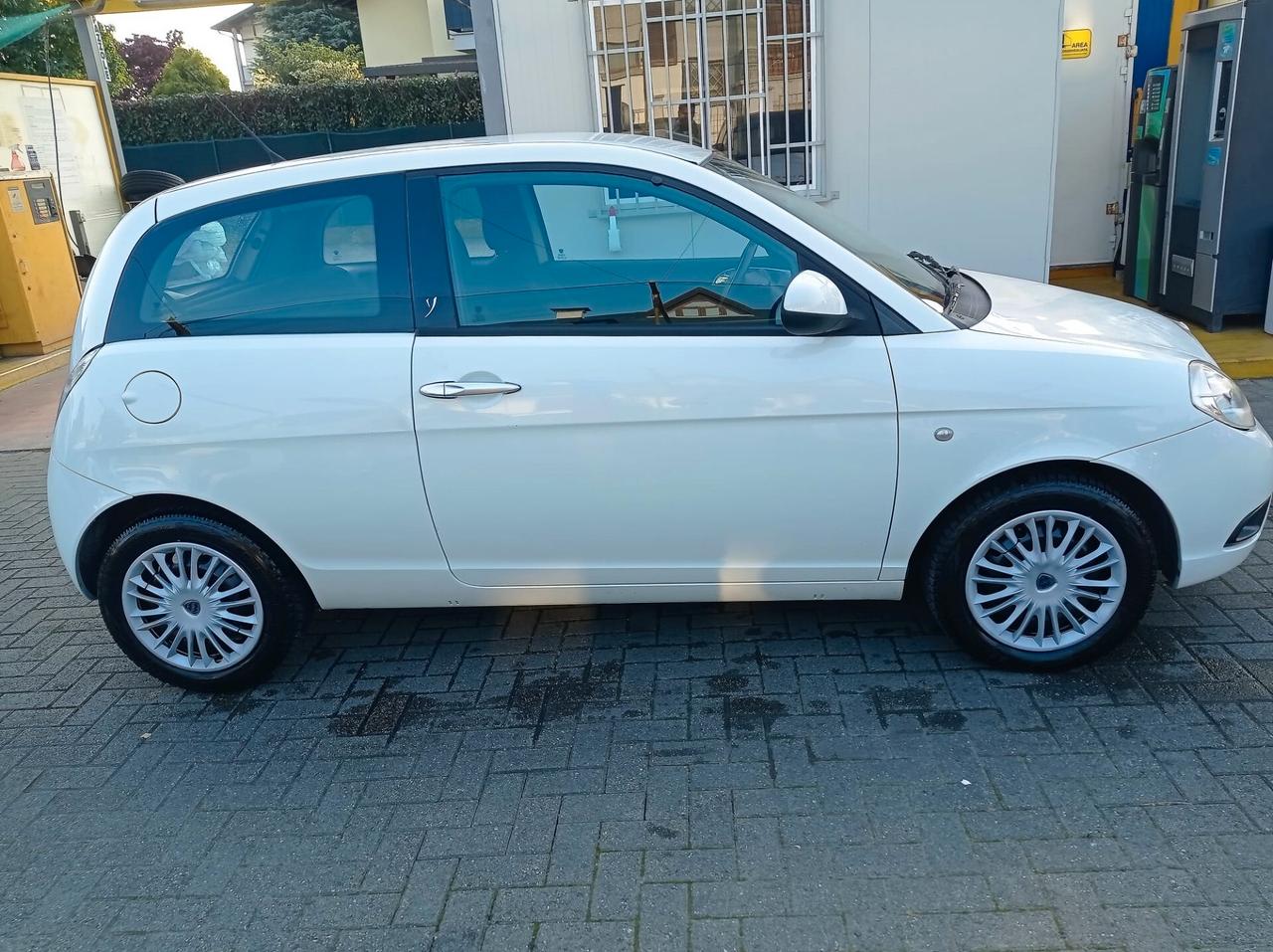 Lancia Ypsilon 1.2 Oro