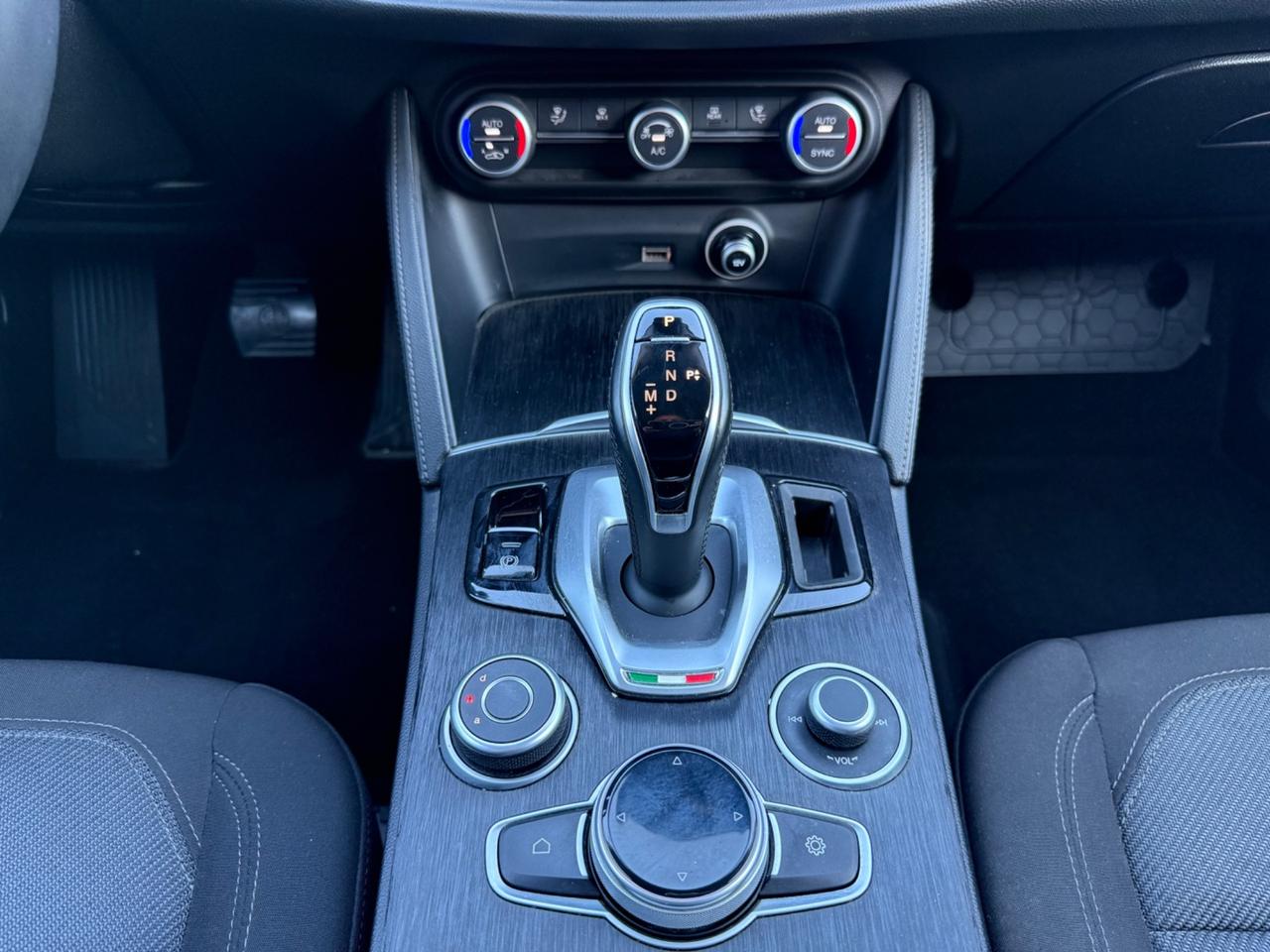 Alfa Romeo Stelvio 2.2 Turbodiesel 190 CV AT8 Q4 Business