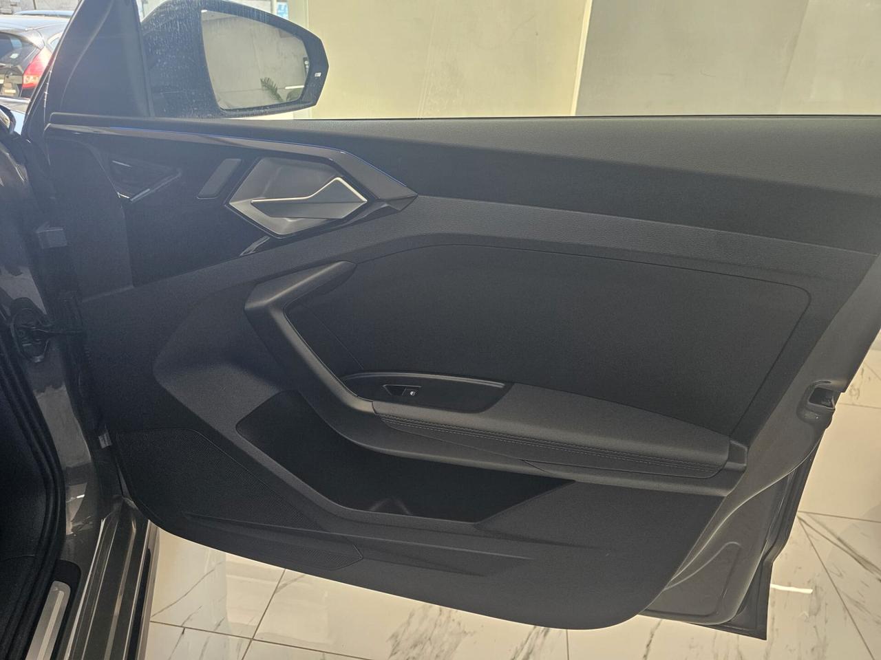 NUOVA AUDI A1 SPORTBACK S-LINE BLACK LINE 30 TFSI 116CV S-TRONIC - PACK LUCI.