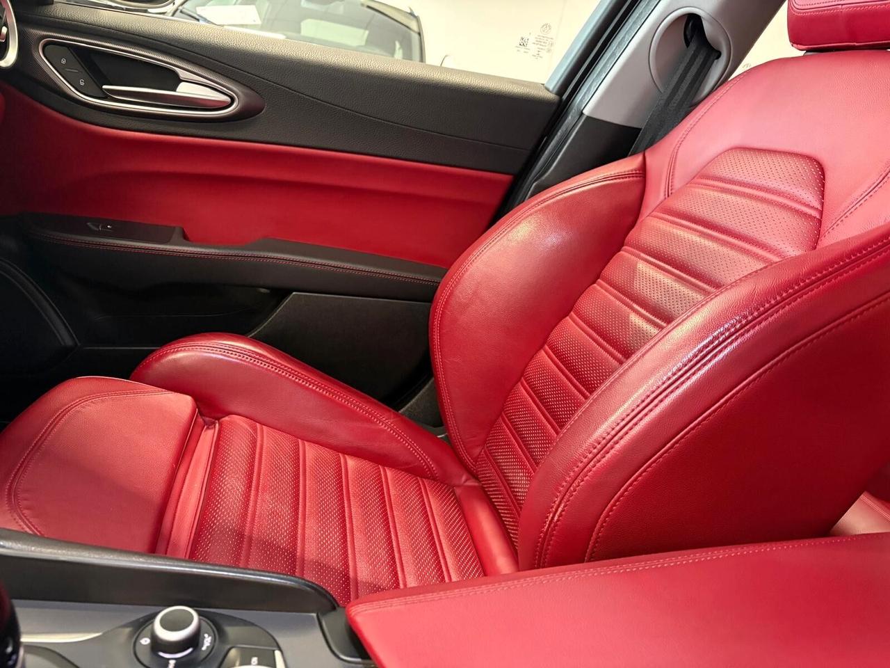 Alfa Romeo Giulia VELOCE 2.2 Turbodiesel AT8 AWD Q4