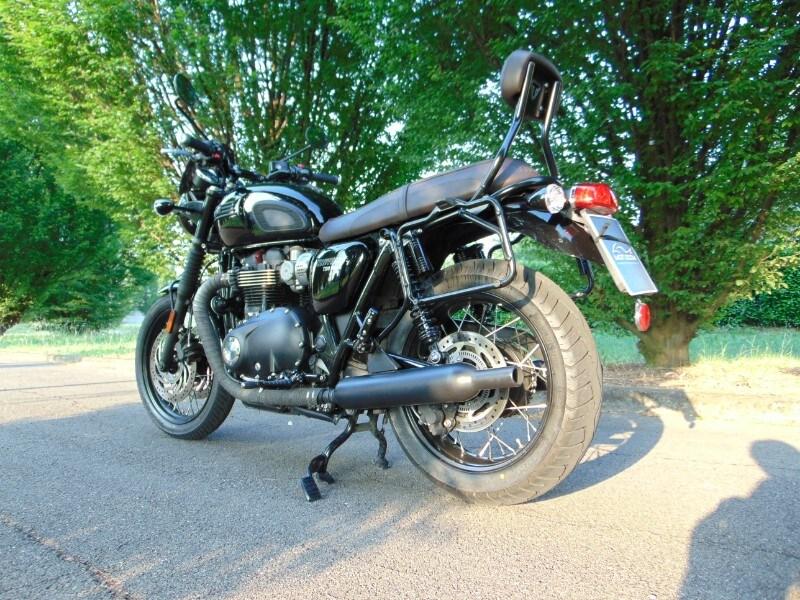 Triumph Bonneville T120 Black