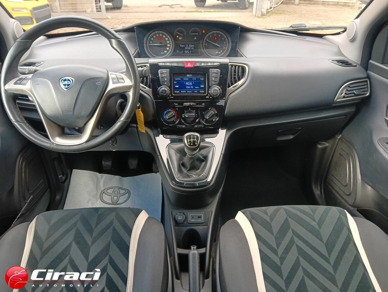 Lancia Ypsilon 1.2 69 CV 5p GPL Gold