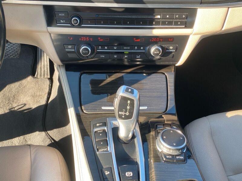 BMW Serie 5 520d xDrive Luxury Touring automatica 190 CV