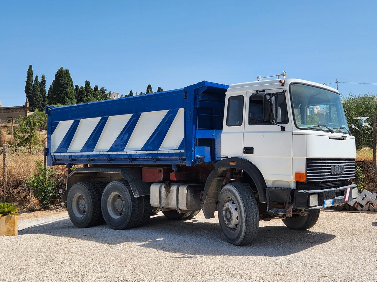 Iveco LKW/TRUCKS 330.30 RIBALTABILE TRILAT
