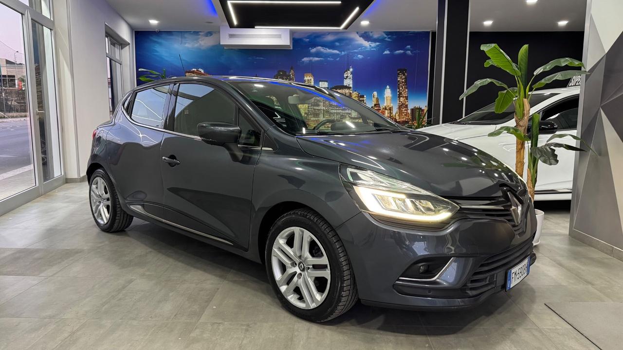 Renault Clio dCi 8V 90 CV 5 porte Moschino Intens