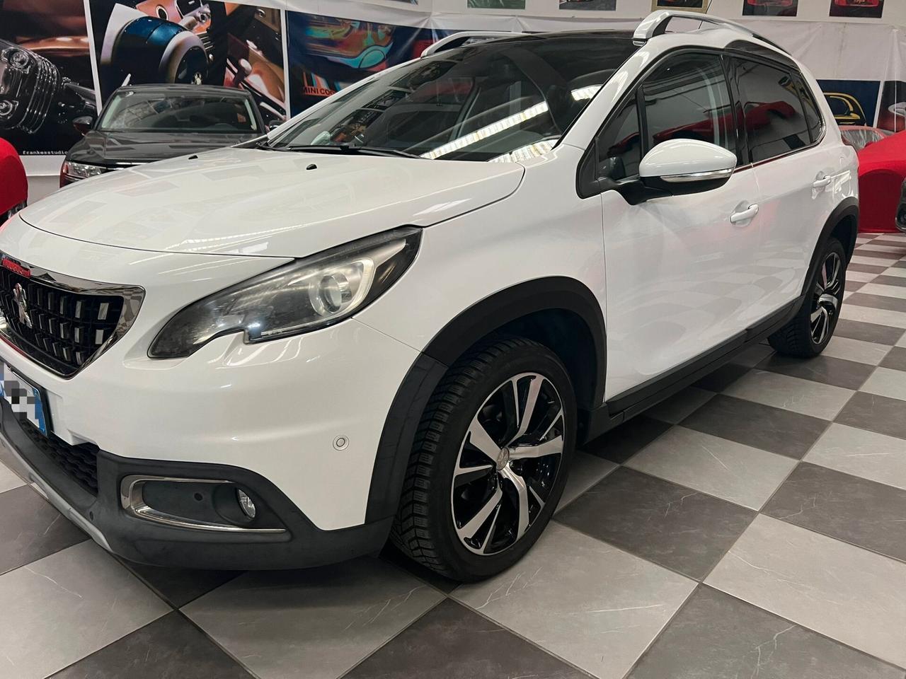 Peugeot 2008 1.6 BlueHDi 100CV - Allure