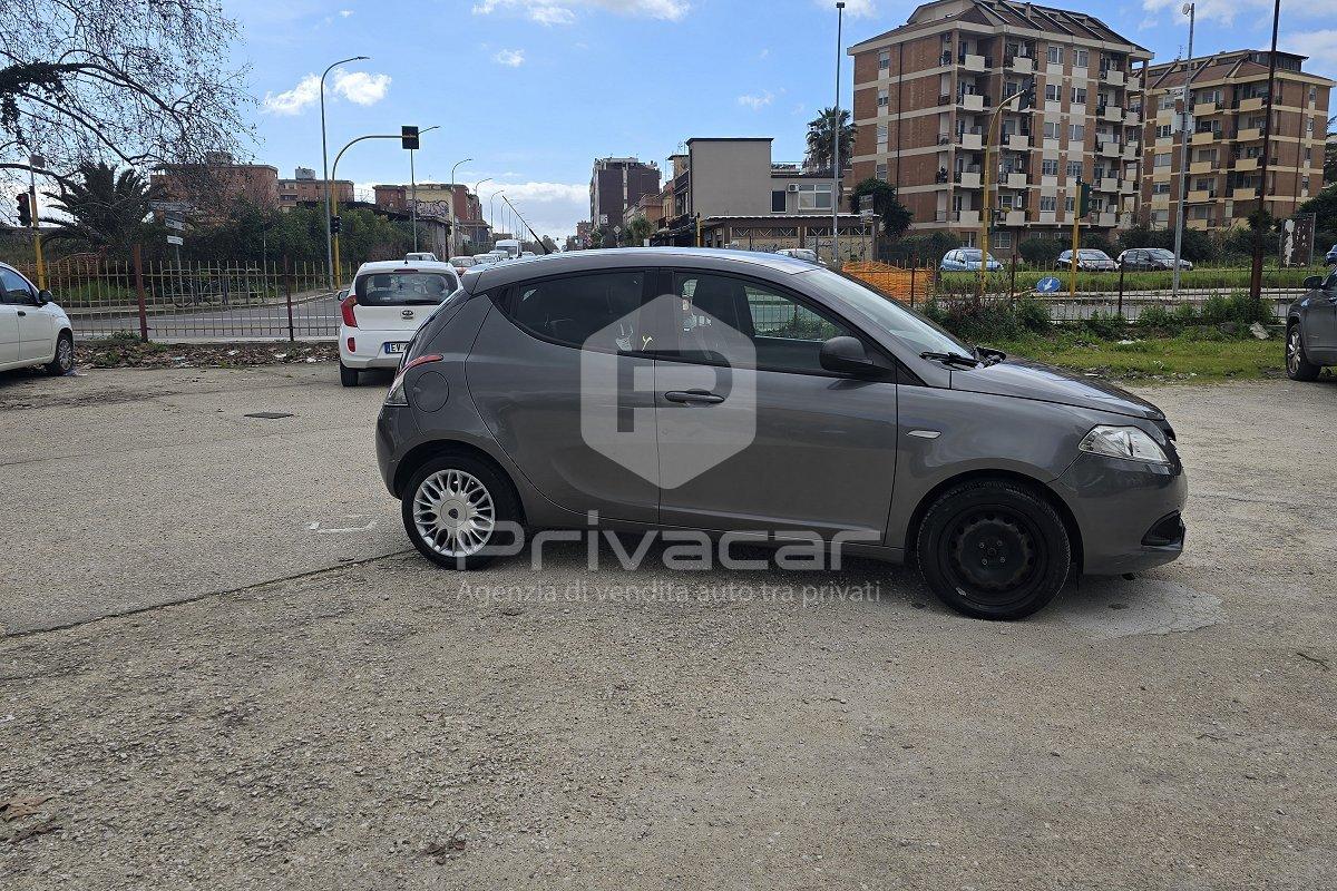 LANCIA Ypsilon 1.2 69 CV 5 porte Silver
