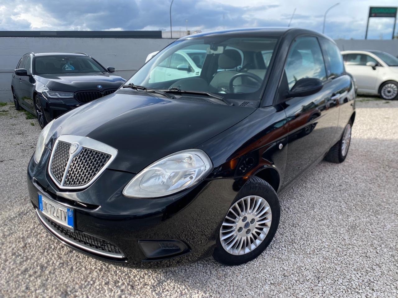 Lancia Ypsilon 1.2 Oro Giallo UNICO PROPIETARIO NEOPATENTATI