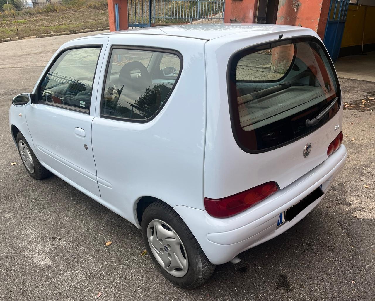 Fiat 600 1.1 Active-solo km 19800