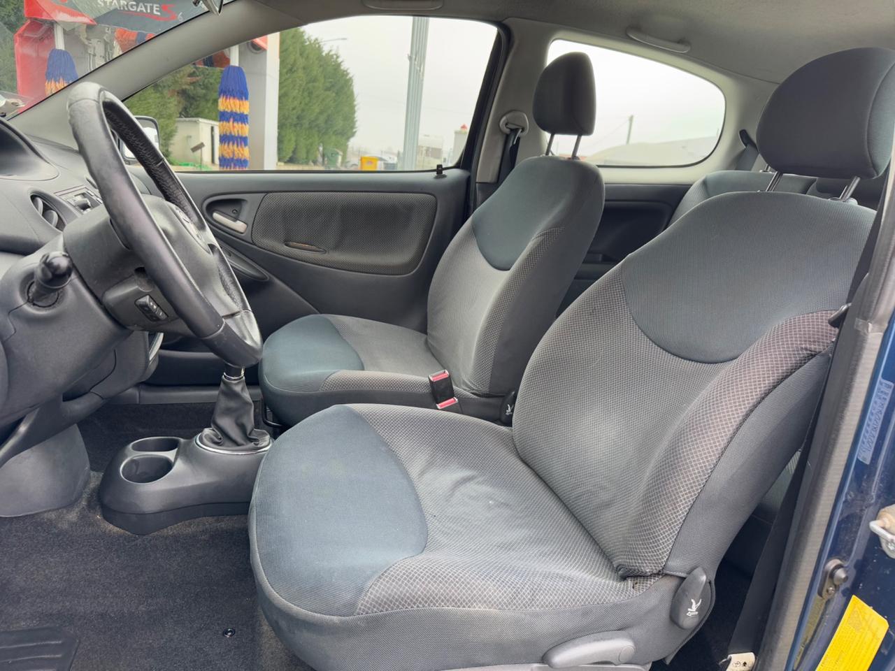 Toyota Yaris 1.0 3 porte