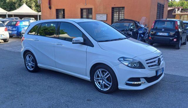 MERCEDES-BENZ B 200 NGD PREMIUM