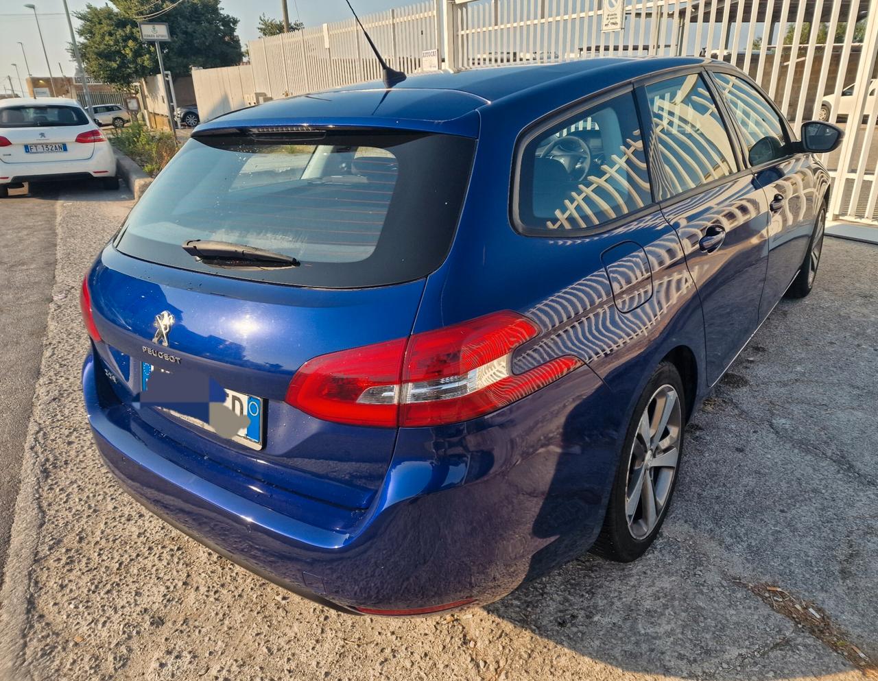 Peugeot 308 BlueHDi 130 EAT8 SW Business 2019