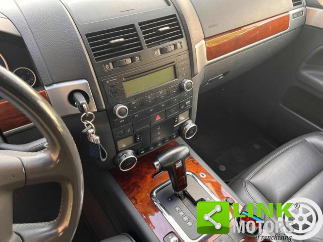 VOLKSWAGEN Touareg 3.2 V6 tiptronic