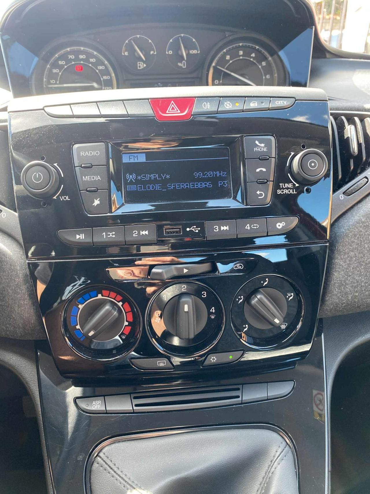 Lancia Ypsilon 1.0 Hybrid Ok Neop.