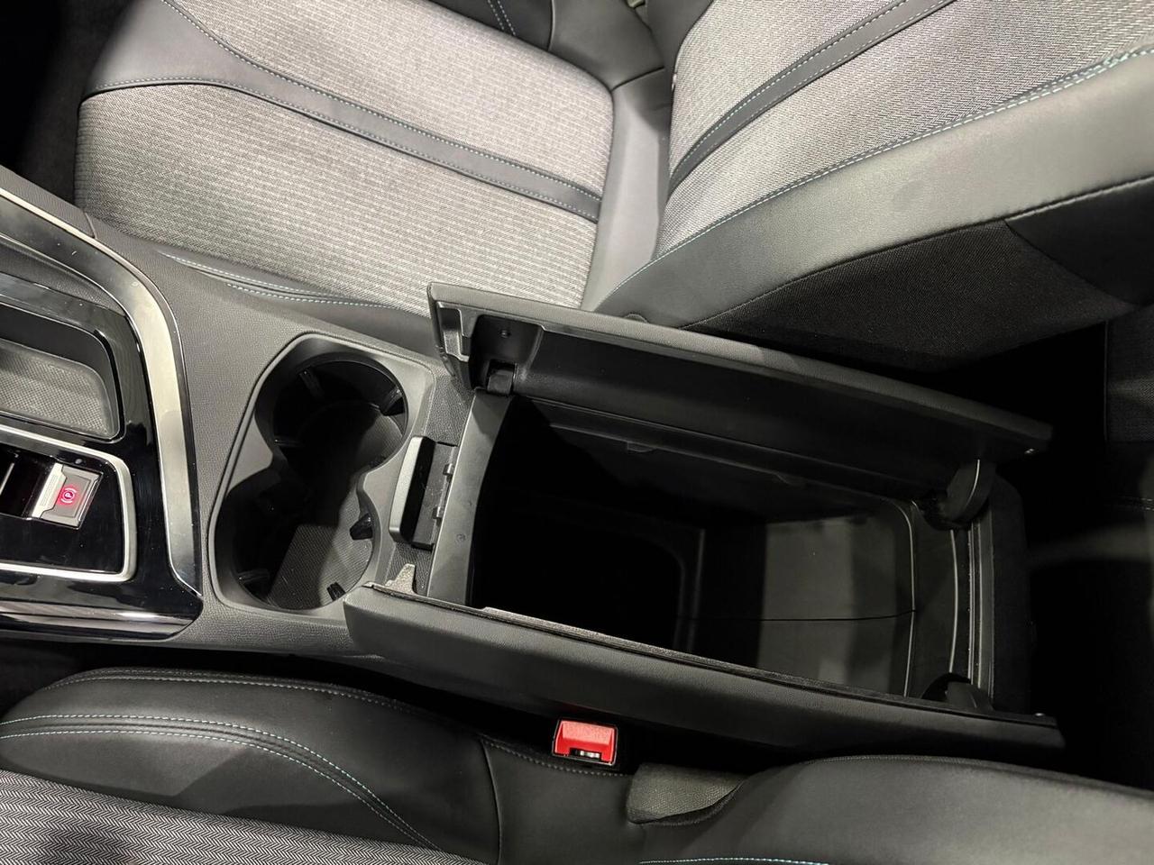 Peugeot 3008 II 1.6 hybrid phev Allure Pack 180cv e-eat8