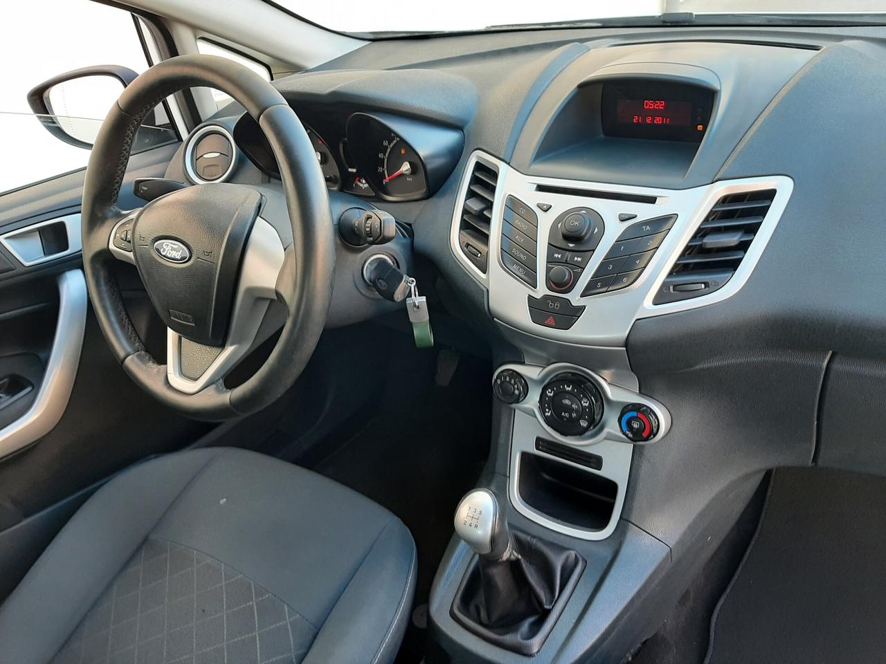 Ford Fiesta Ikon 1.4 16V 97cv GPL Business 5p
