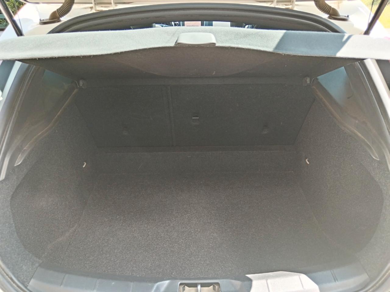Volvo V40 2.0 D2 120CV R DESIGN NUOVISSIMA