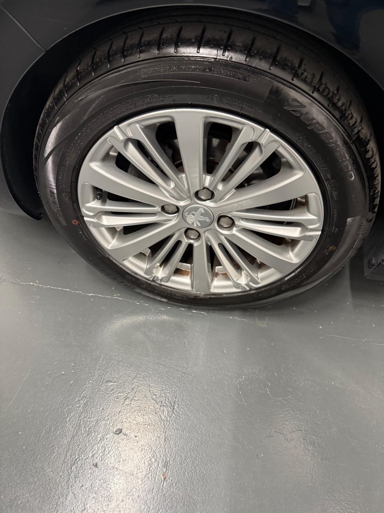 Peugeot 208 PureTech 82 5 porte Active