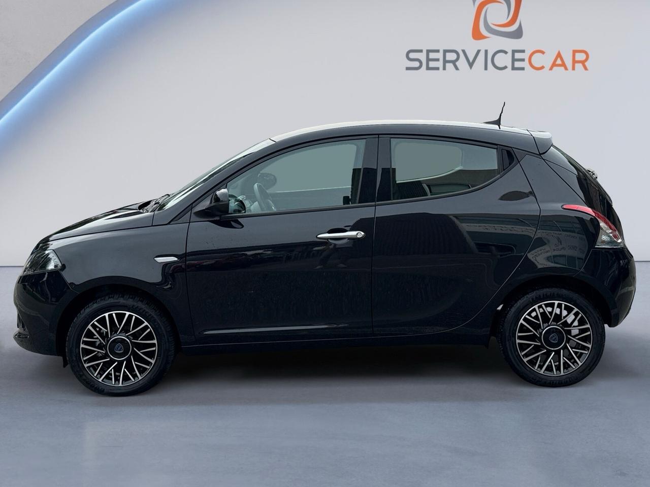 Lancia Ypsilon 1.0 Hybrid Platino