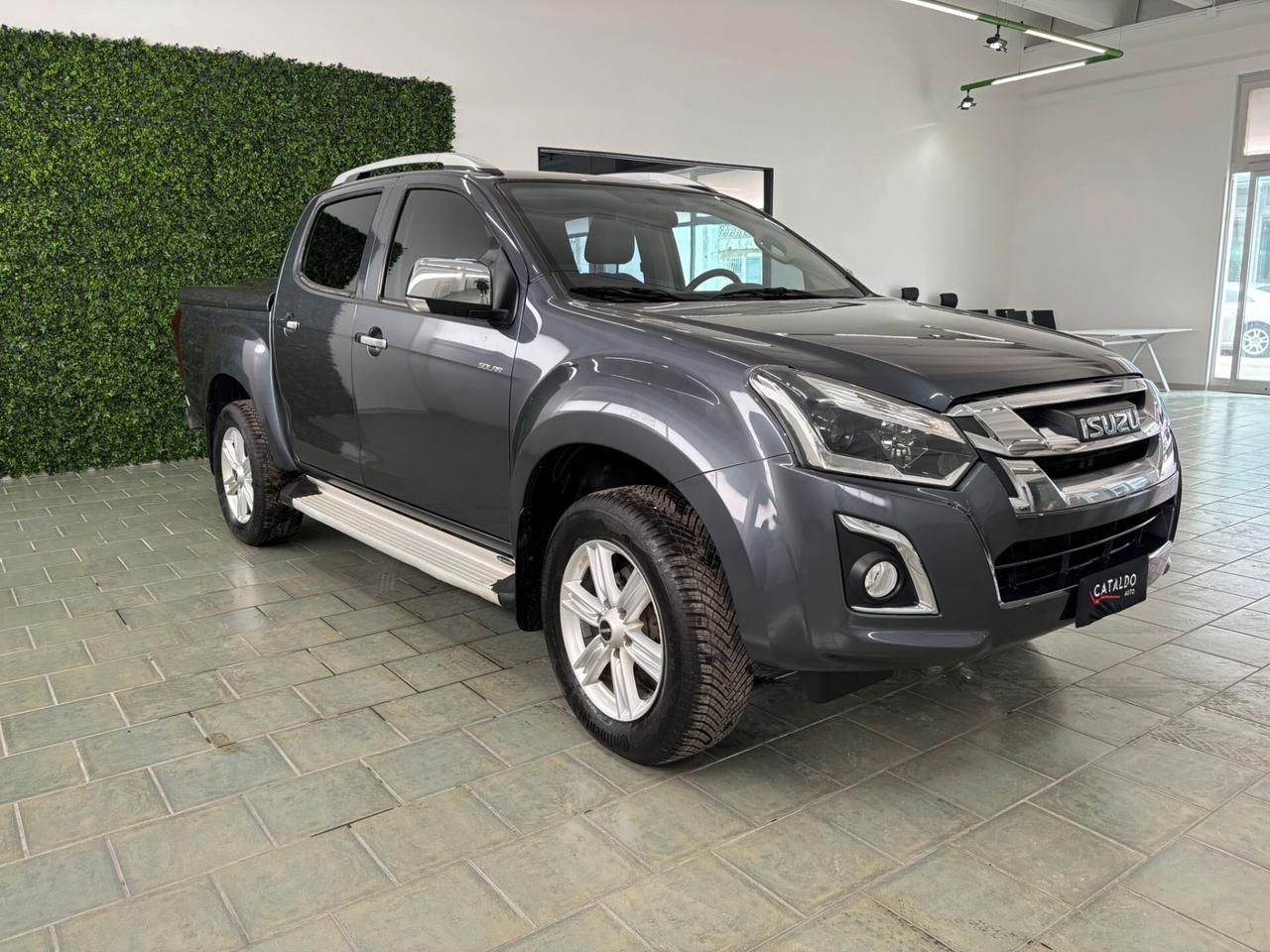 Isuzu D-Max 1.9 Crew Cab Solar 4WD A/C Aut.