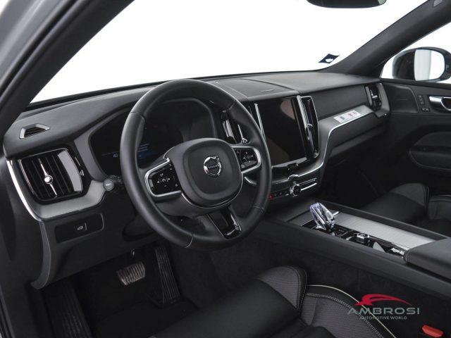 VOLVO XC60 2.0 b5 Plus Dark awd auto