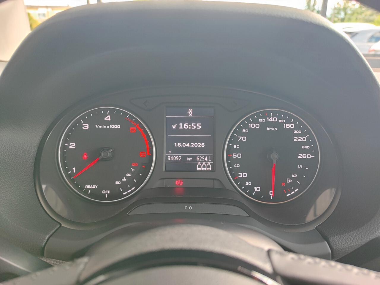 Audi Q2 30 TDI Business Design