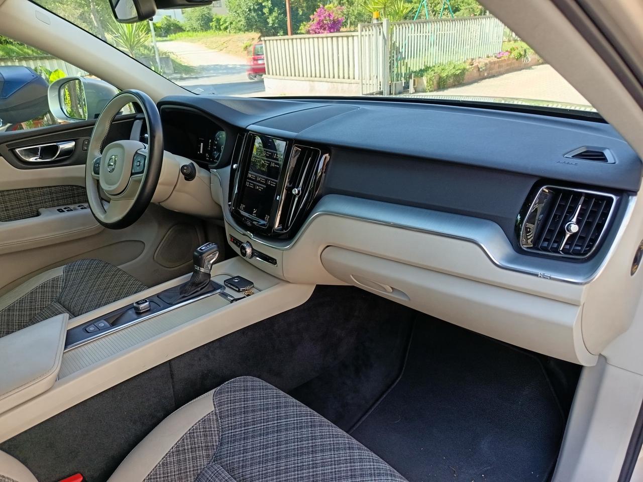 VOLVO XC60 D4 AWD Business ProMMo