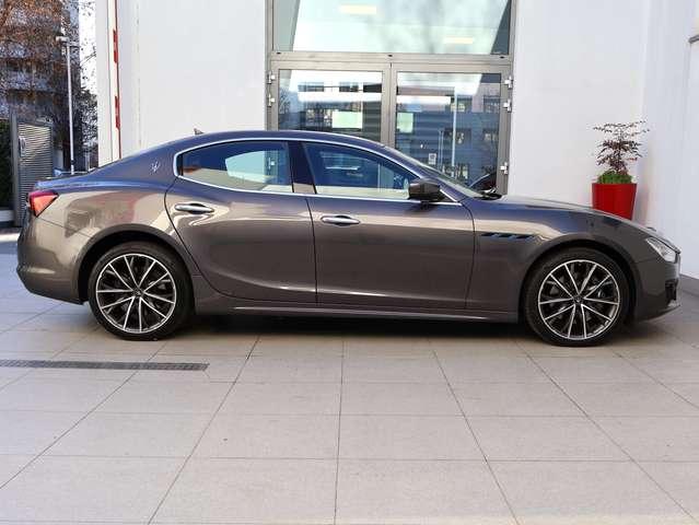 Maserati Ghibli GT Hybrid 330 CV