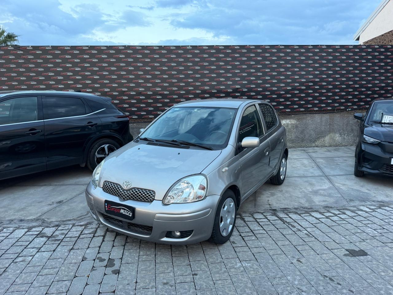 Toyota Yaris 1.3i 16V cat 5 porte Sol Blue