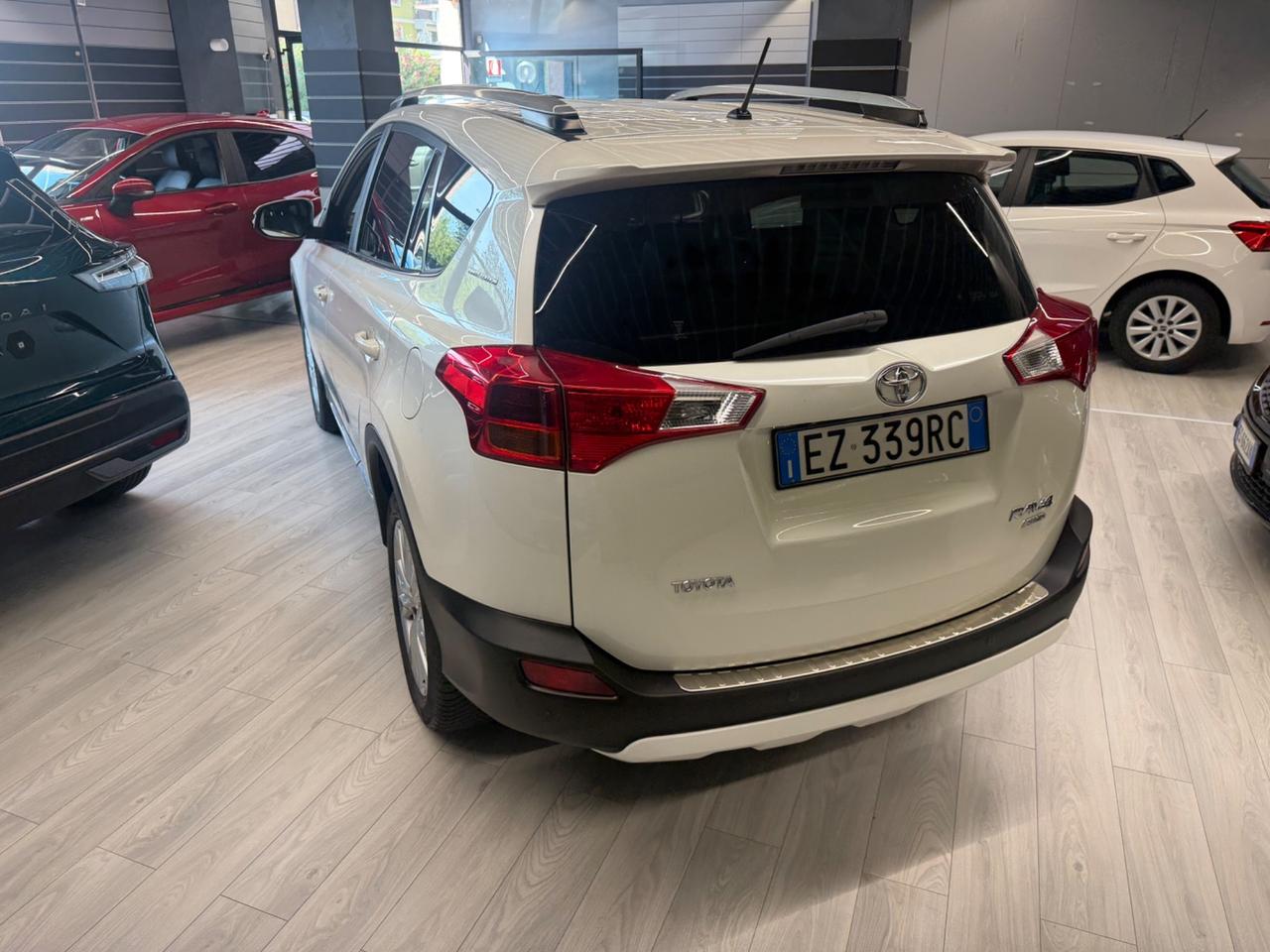 Toyota RAV 4 RAV4 2.2 D-CAT A/T 4WD Lounge White Ed.