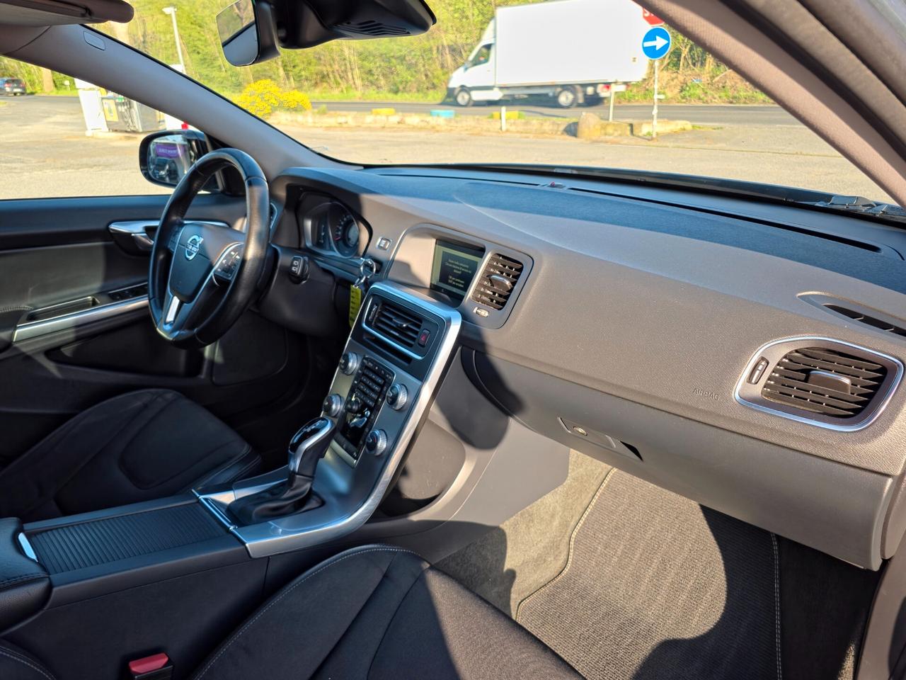 Volvo V60 Cross Country CV-150 D3 Geartronic Summum 2017-E6 Automatico