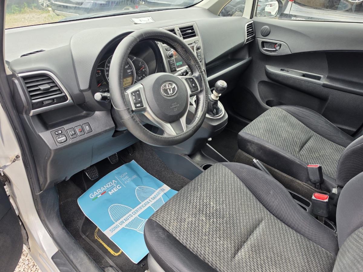TOYOTA - Verso-S 1.4d Active mt