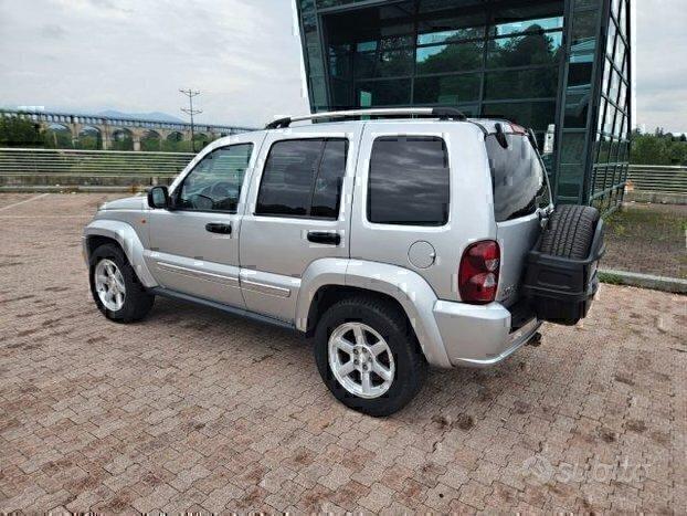 Jeep Cherokee valutiamo usato /scambio