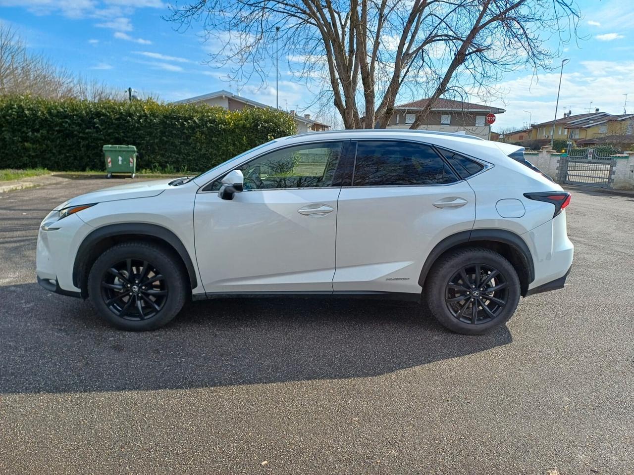 Lexus NX 300h Hybrid 4WD Luxury
