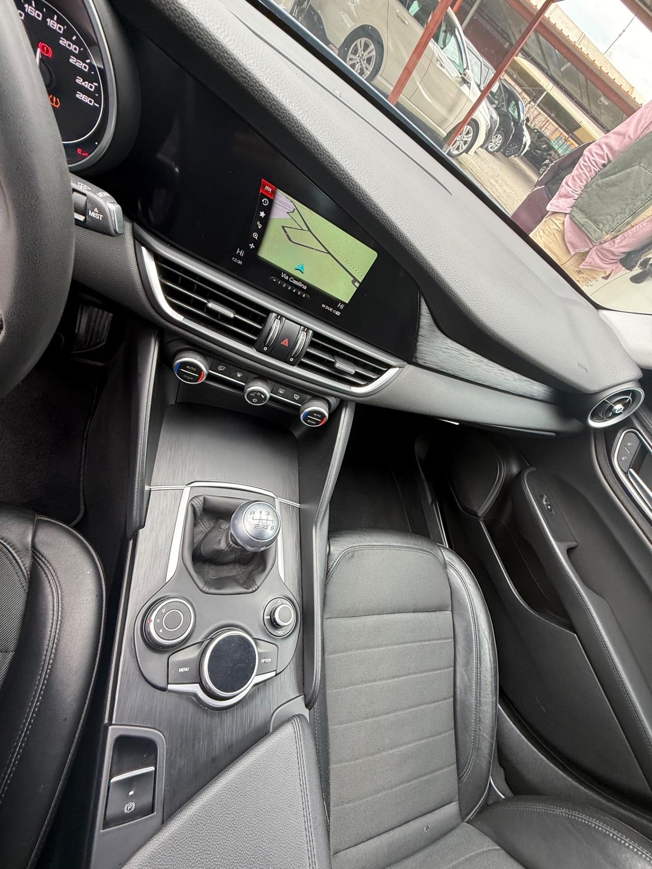 Giulia 2.2 180 CV- Sport-rate-garanzia-permute-E6