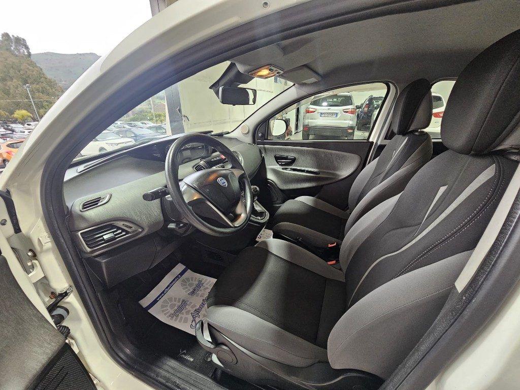Lancia Ypsilon 1.2 69 CV 5 porte Silver
