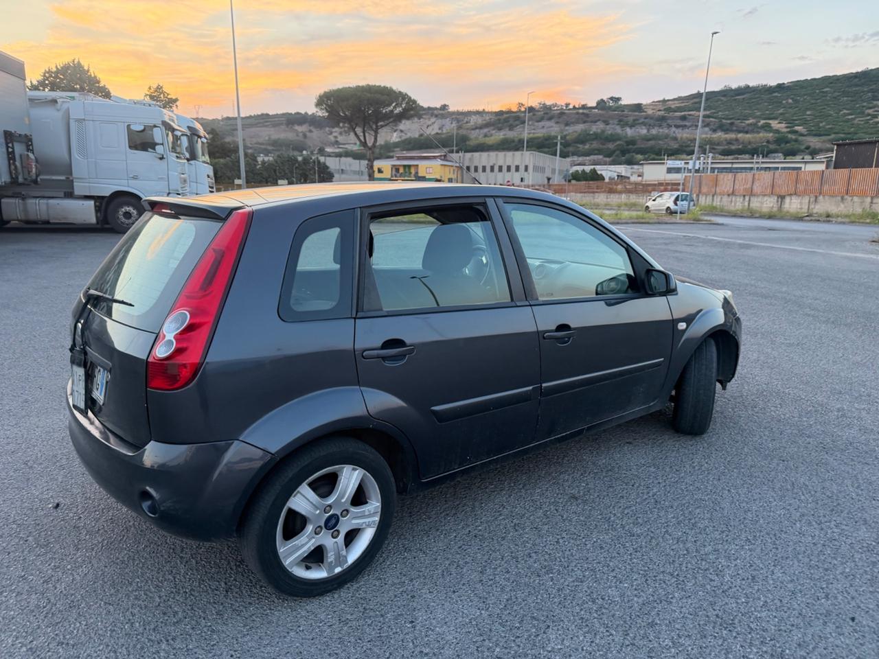 Ford Fiesta 1.2 16V 5p. Ghia