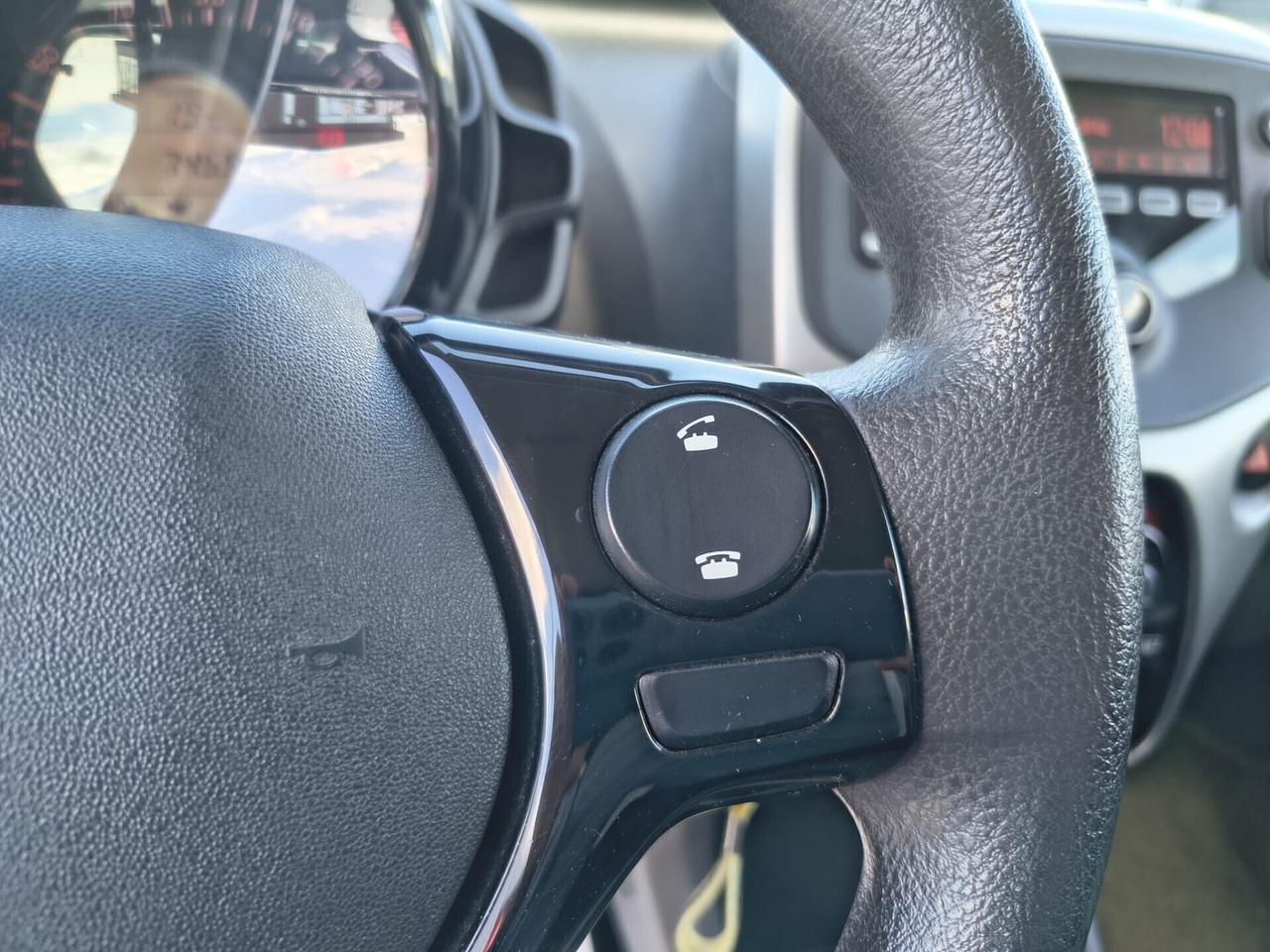 Peugeot 108 5 PORTE 1.0 benzina *GARANZIA 24 MESI*