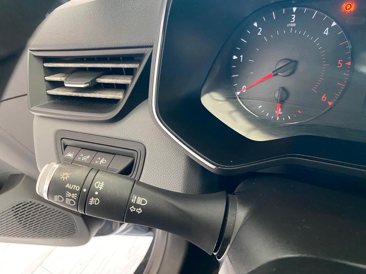 RENAULT CLIO BLUE DCI INTENS 85CV - FULL LED, RETROCAMERA, NEOPATENTATI