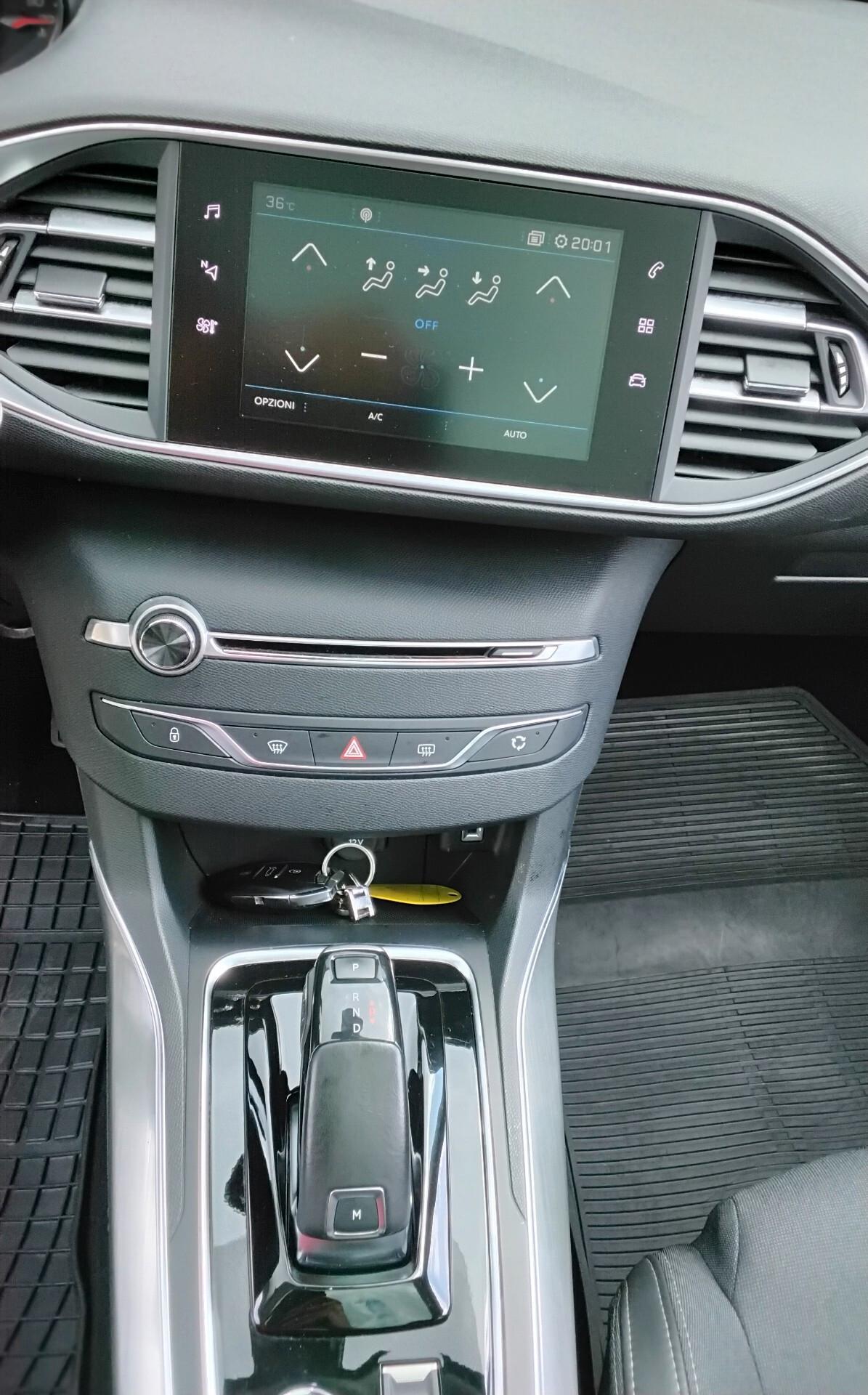 Peugeot 308 BlueHDi 130 S&S SW Allure