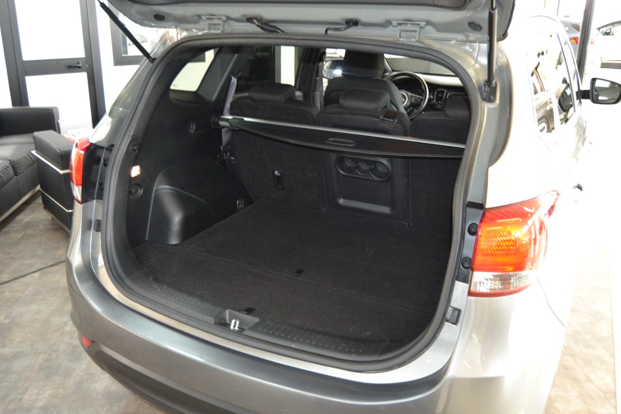 Kia Carens 1.7 CRDi 115 CV Class UniPro/KmDoc/Cruise