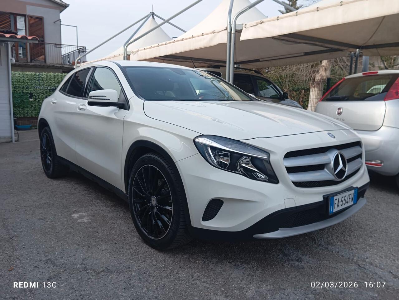 Mercedes-benz GLA 180 d Premium
