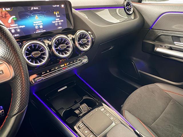 MERCEDES-BENZ GLA 180 d Premium AMG Night Pack AMBIENT * NEOPATENTATI *