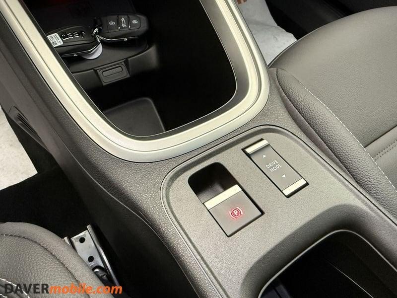 Jeep Avenger 1.2 Turbo MHEV Summit