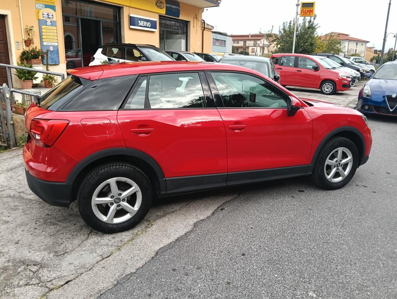Audi Q2 30 TDI Business Design