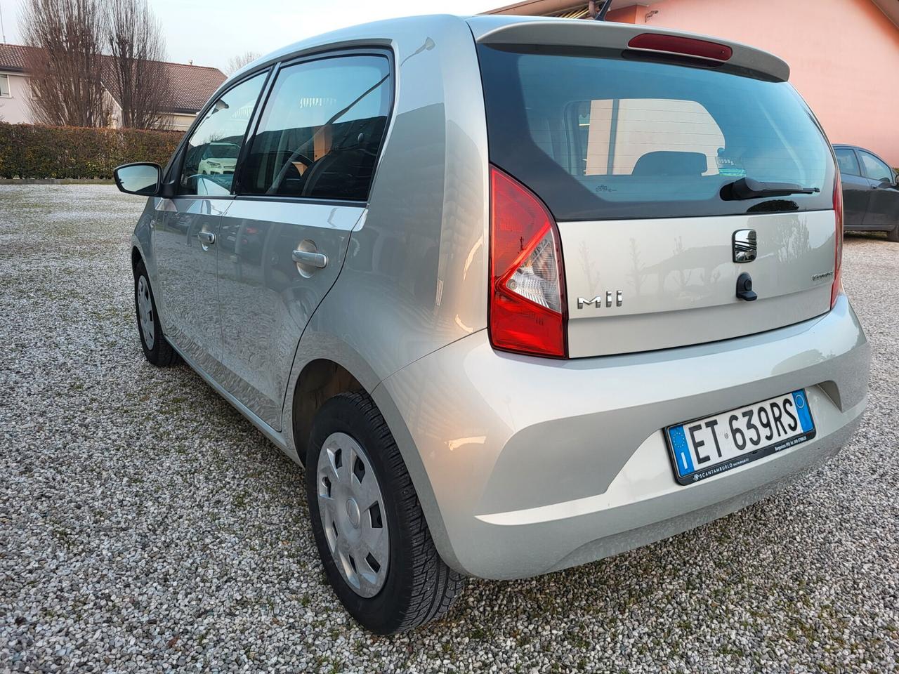 Seat Mii 1.0 68 CV 5 porte Chic Ecofuel